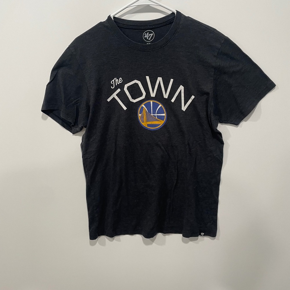 47 Brand Mens The Town Golden State Warriors T Shirt Size M Medium Charcoal Gray